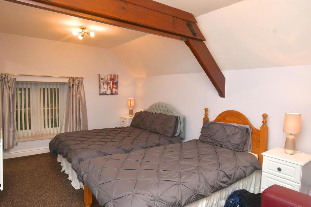 The Old Board School Guest House St Clears Exteriör bild